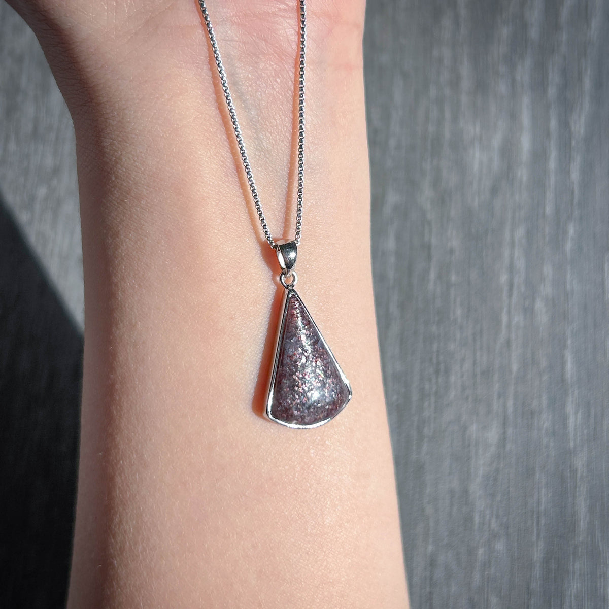 Rare Sparkling Bloodshot Iolite 925 Silver Pendant (chain excluded)