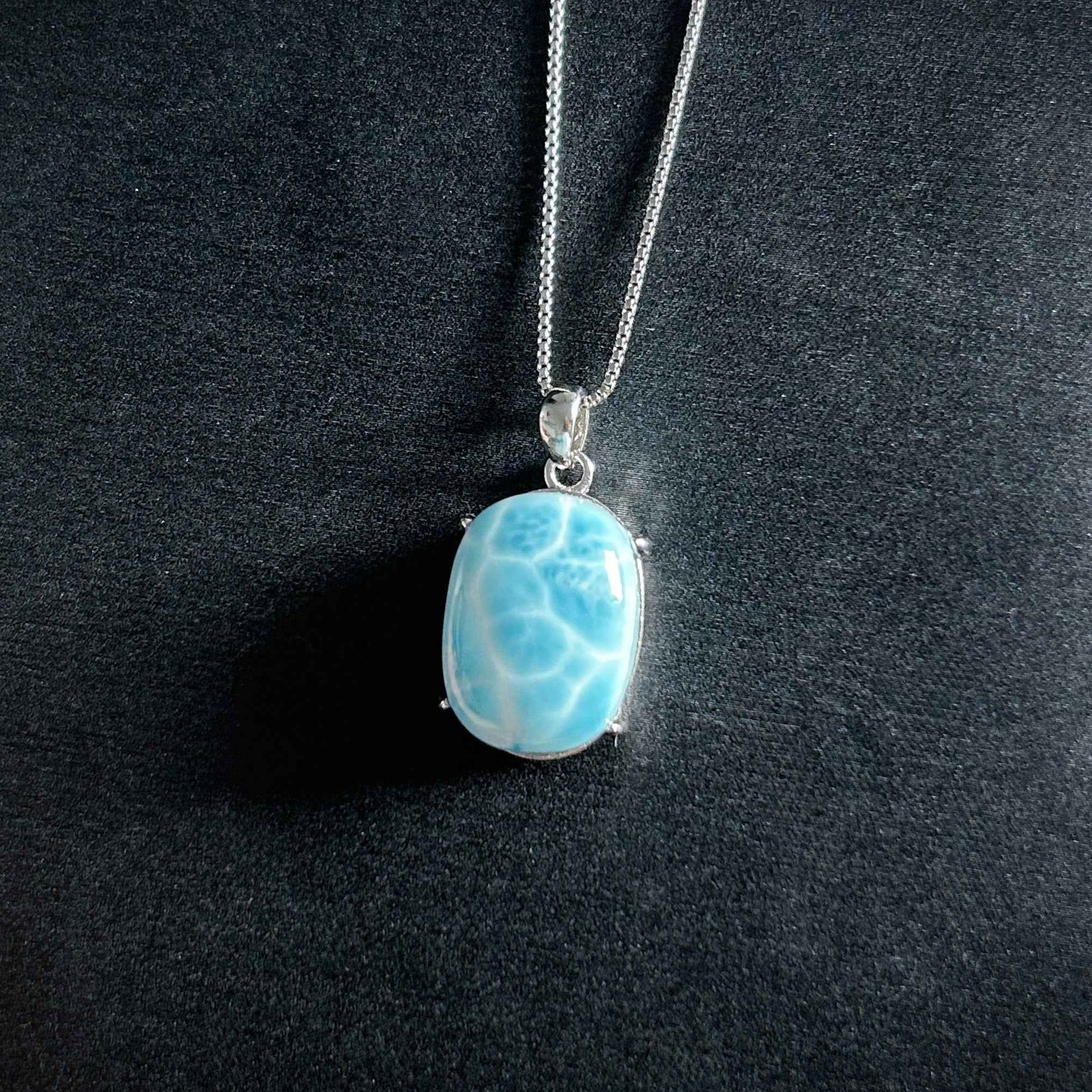 Top Quality Rare Larimar in Oval Shape 925 Sterling Silver Pendant (chain excluded)