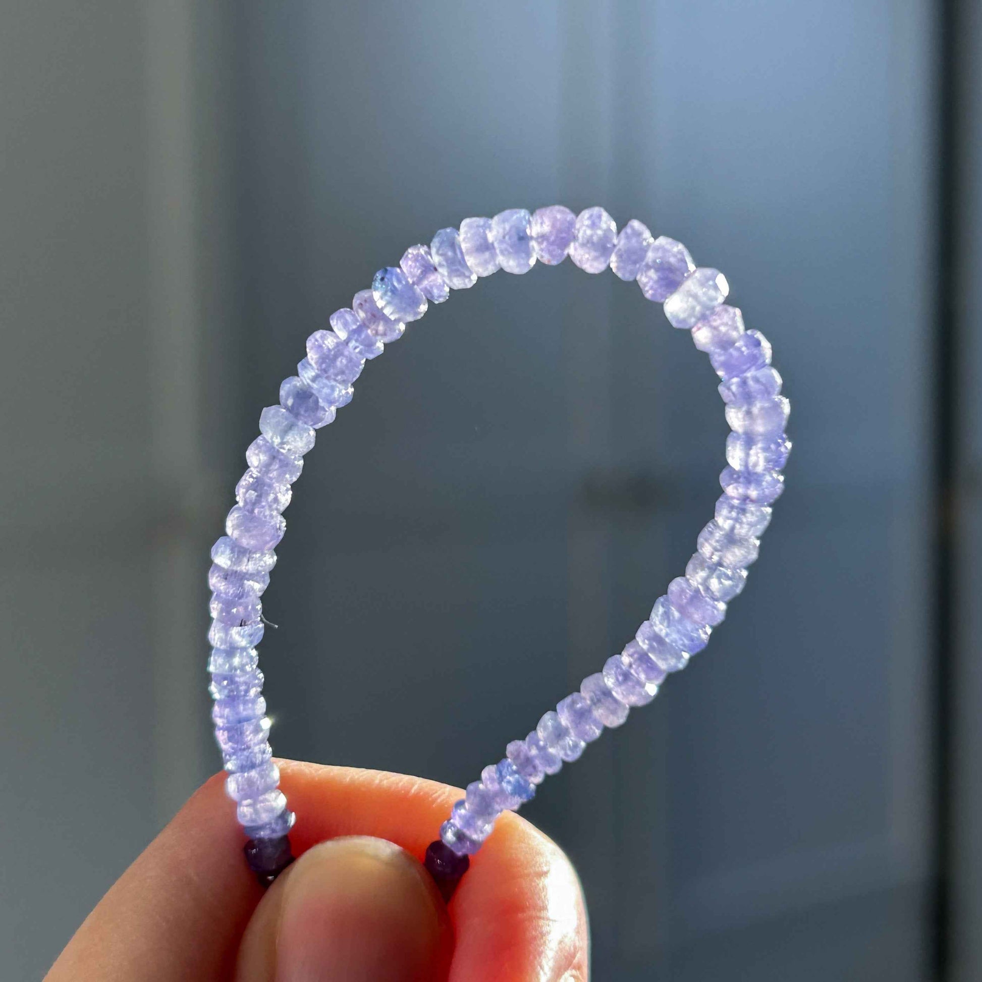 Top Quality Faceted Tanzanite Adjustable Silver Mini Chips Bracelet
