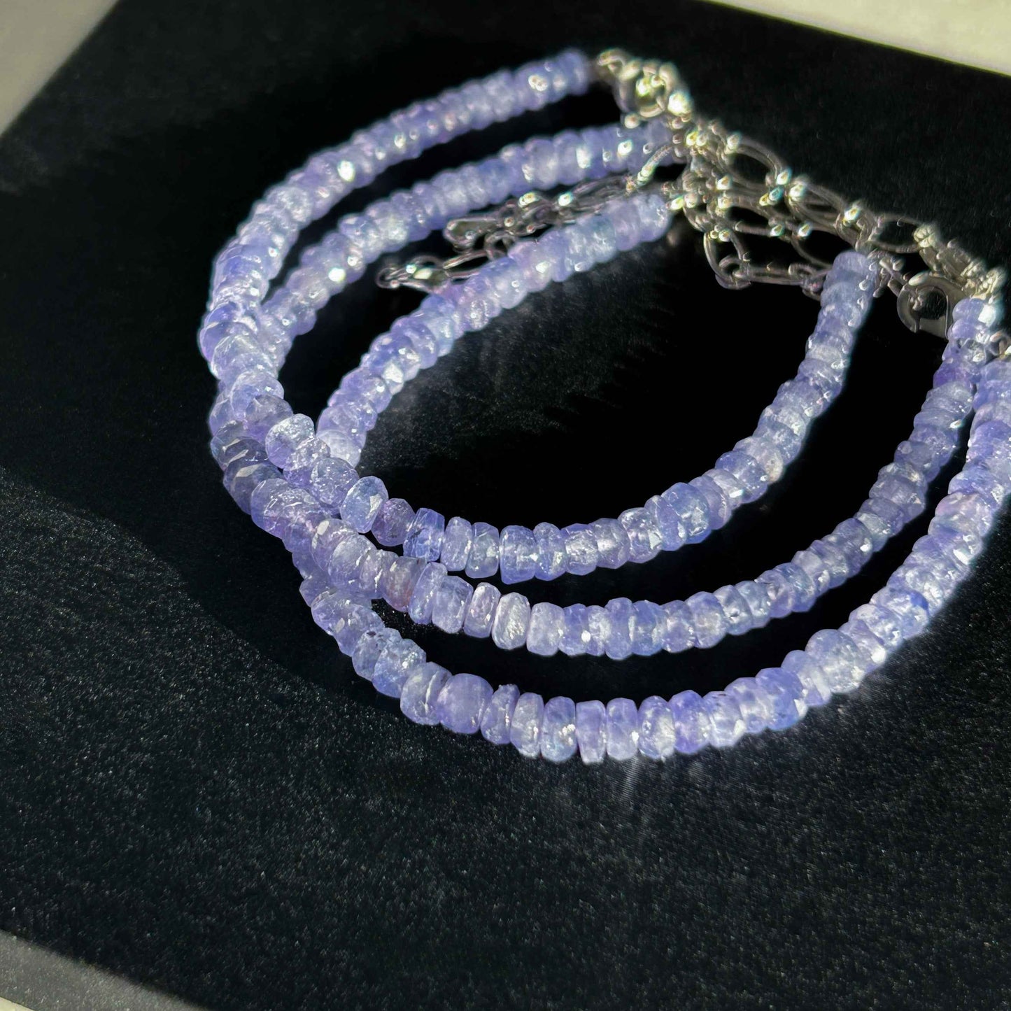 Top Quality Faceted Tanzanite Adjustable Silver Mini Chips Bracelet