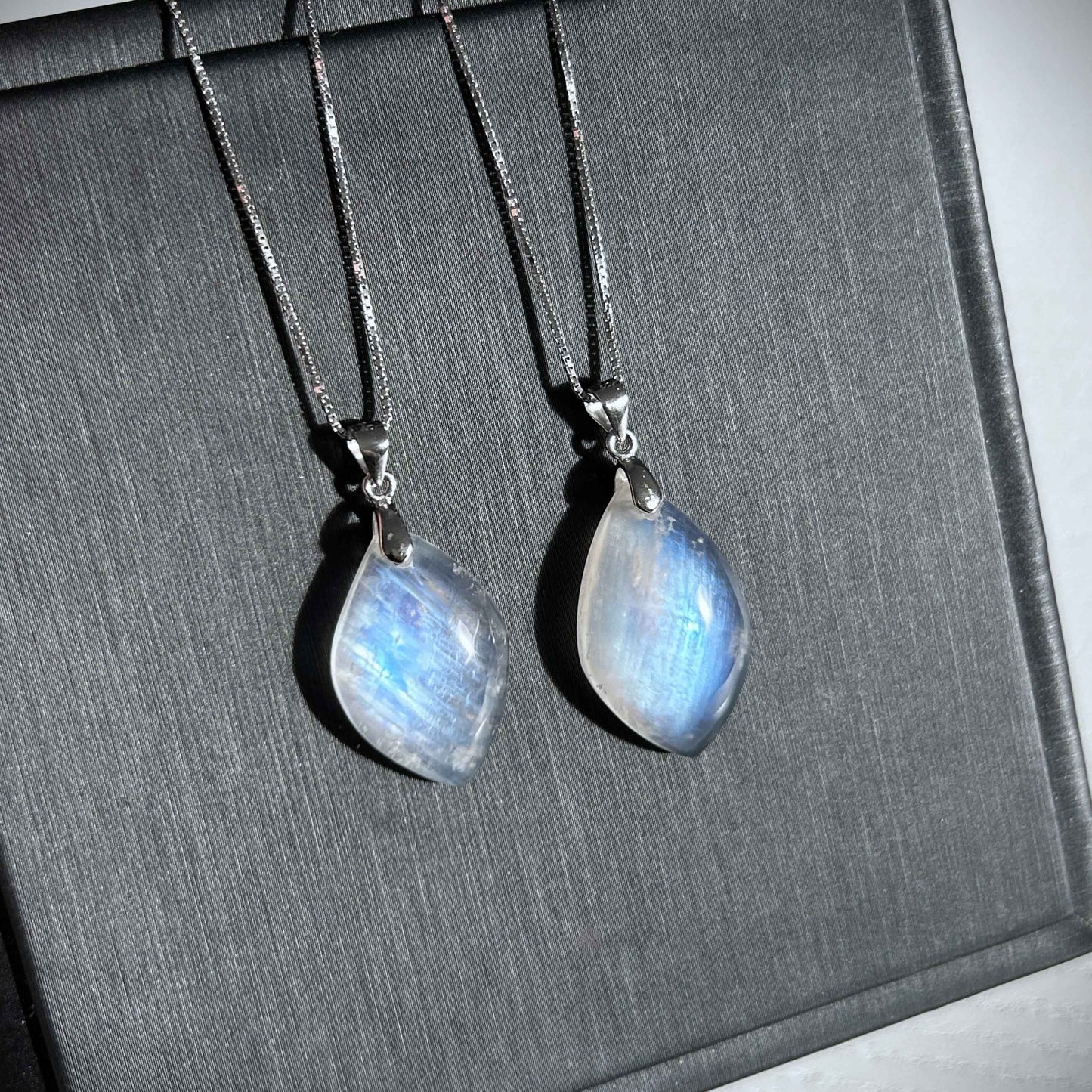 High Quality Moonstone 925 Sterling Silver Pendant (chain excluded)