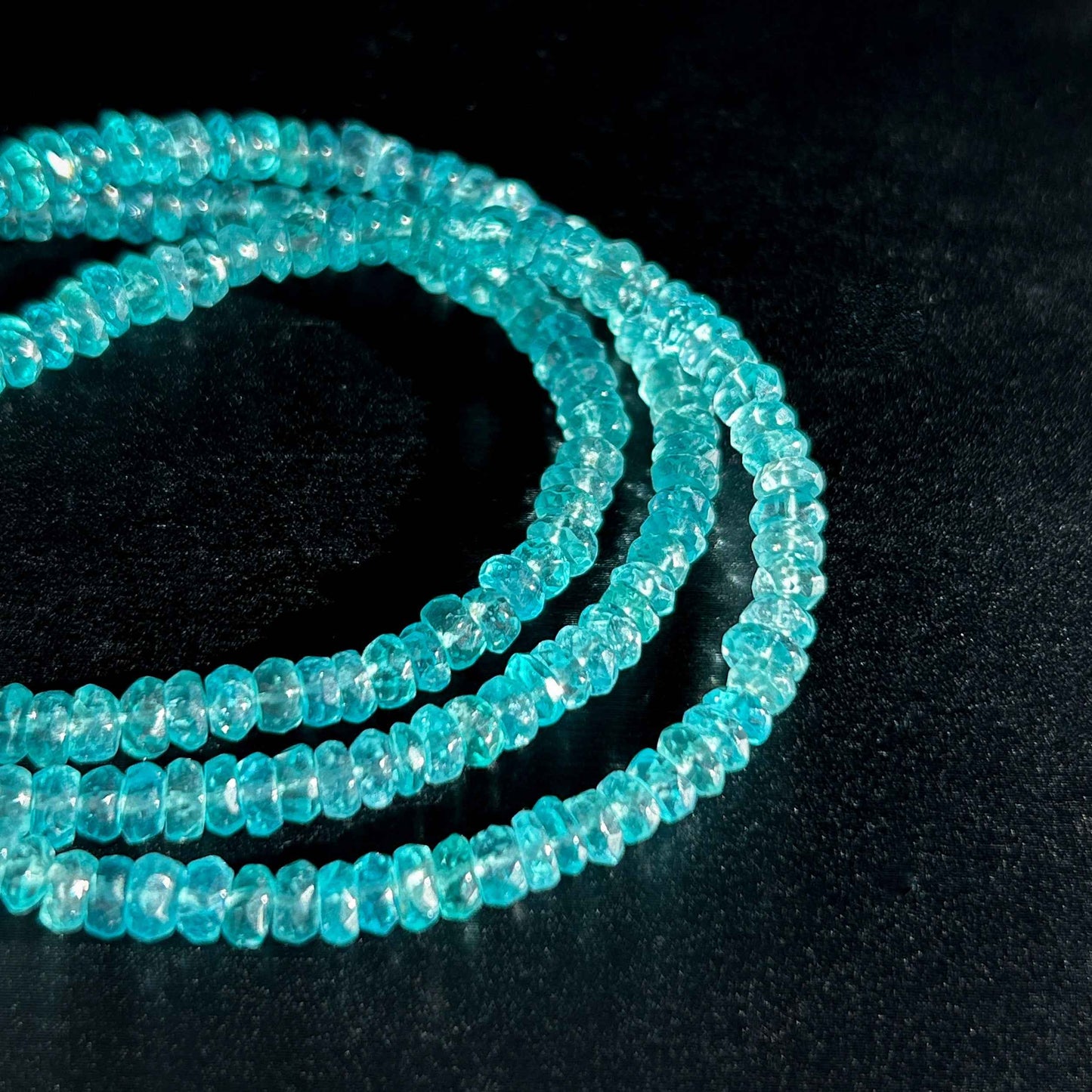 Top Quality Faceted Apatite Adjustable Silver Mini Chips Bracelet