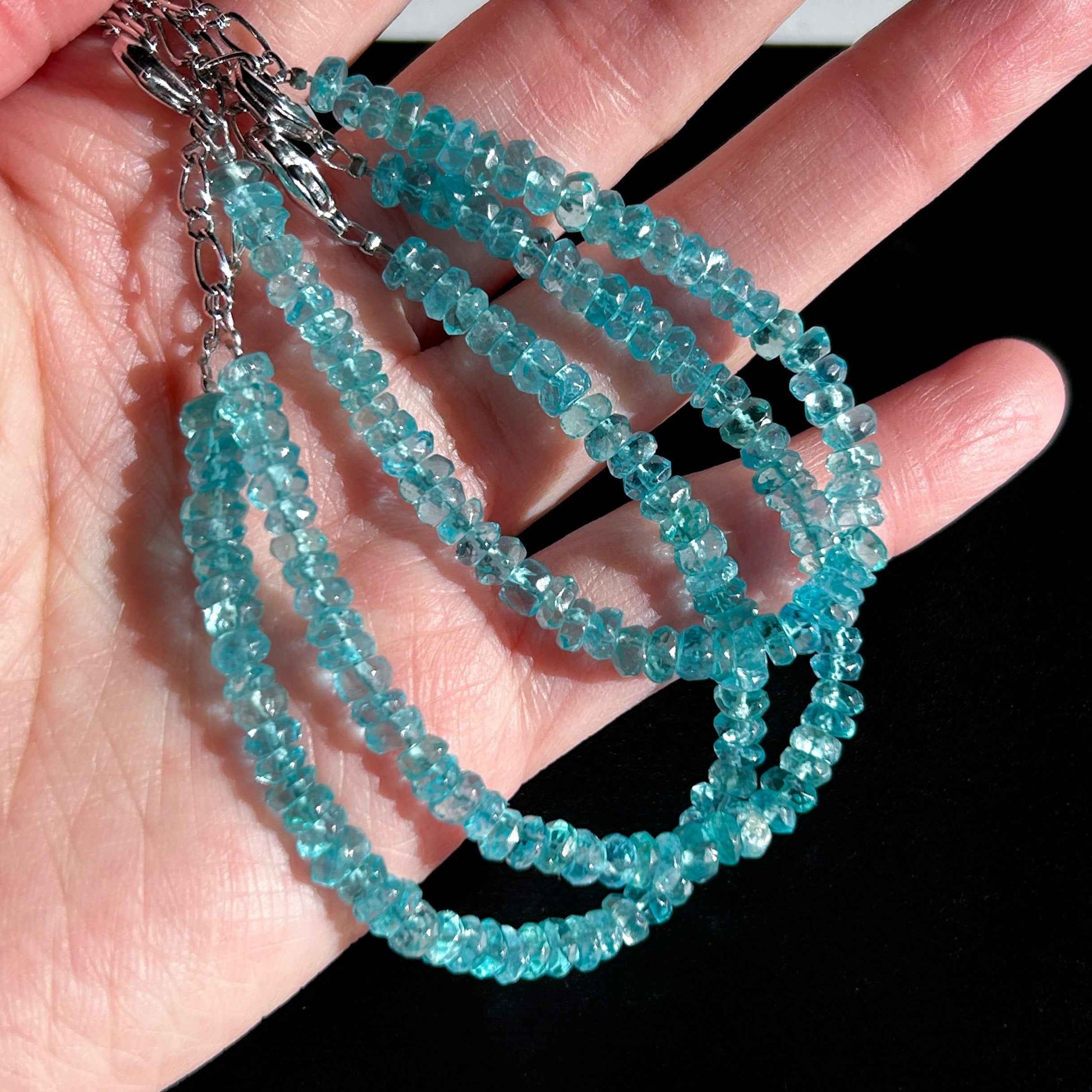 Top Quality Faceted Apatite Adjustable Silver Mini Chips Bracelet