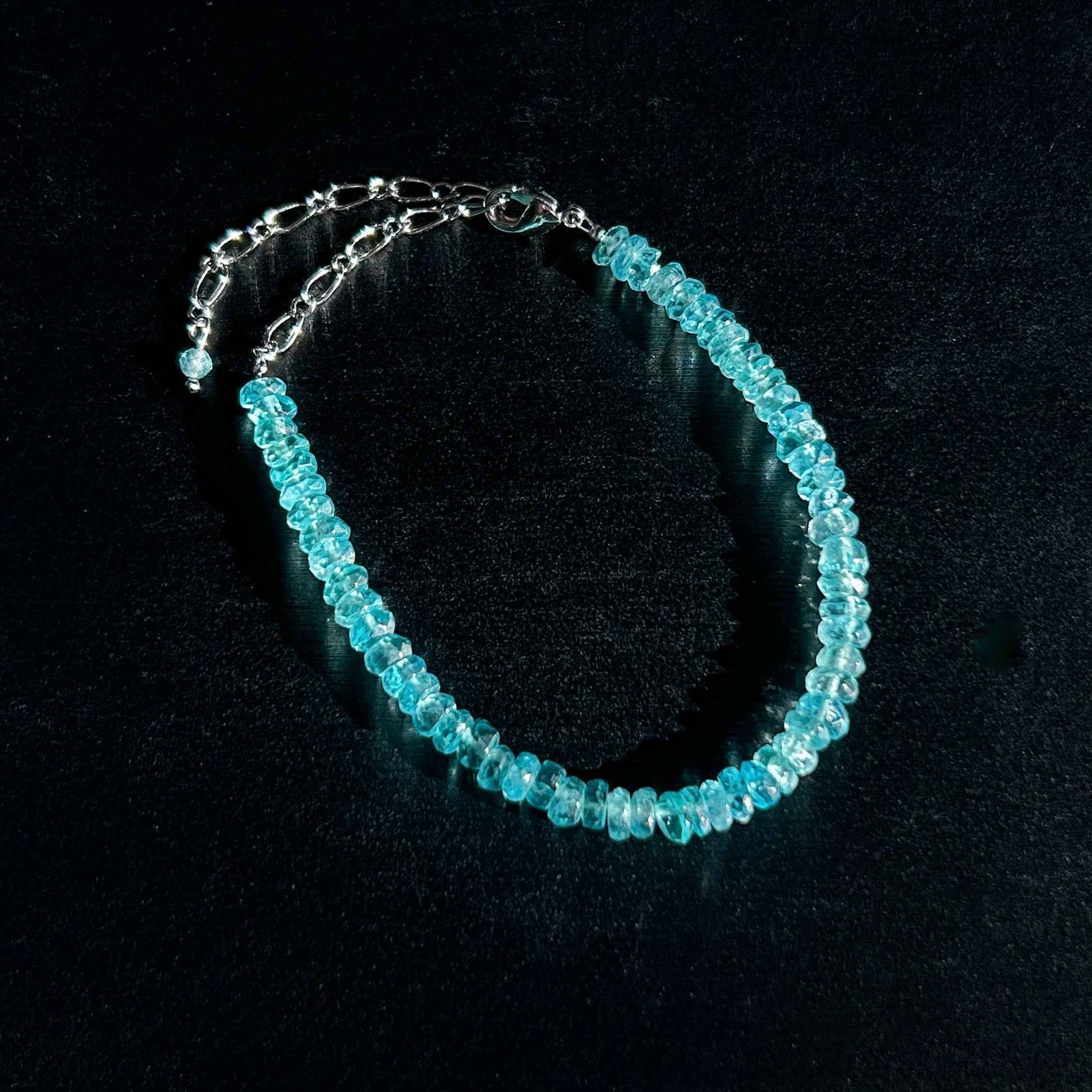 Top Quality Faceted Apatite Adjustable Silver Mini Chips Bracelet