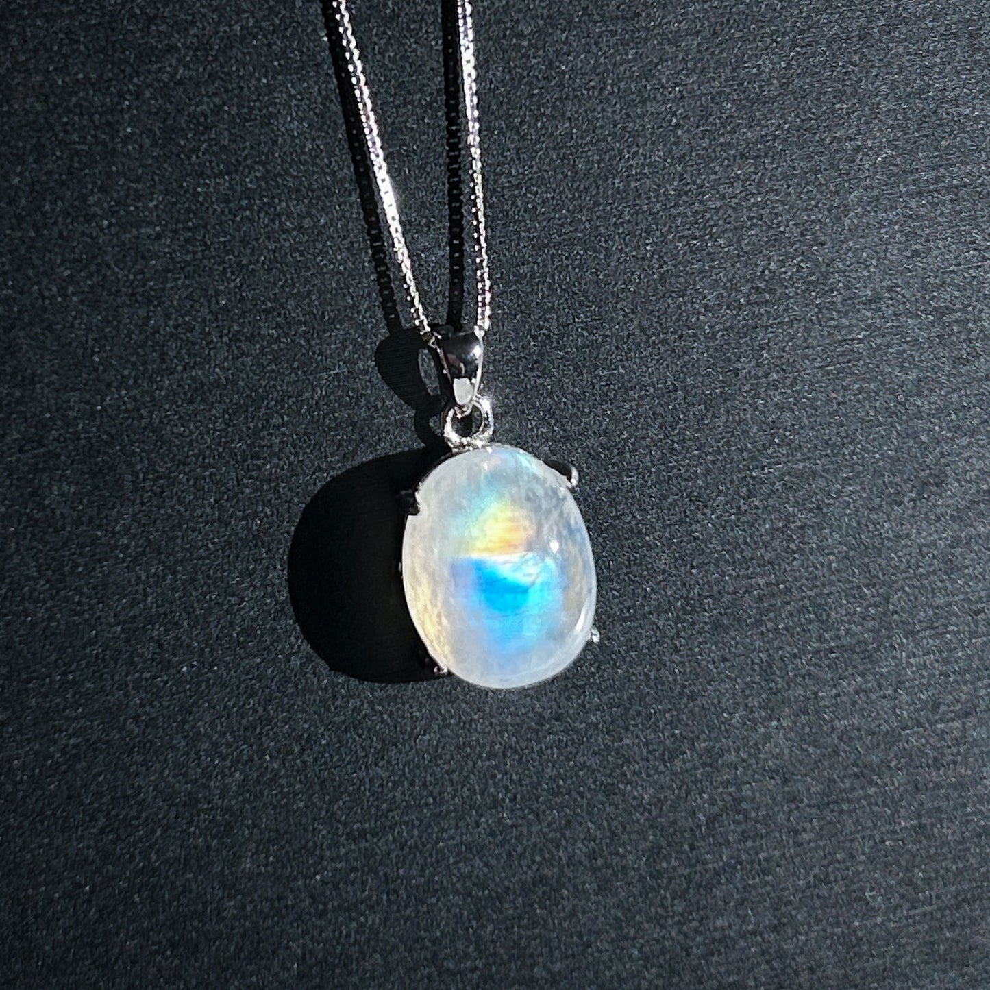 High Quality Rainbow Moonstone 925 Sterling Silver Pendant (chain excluded)