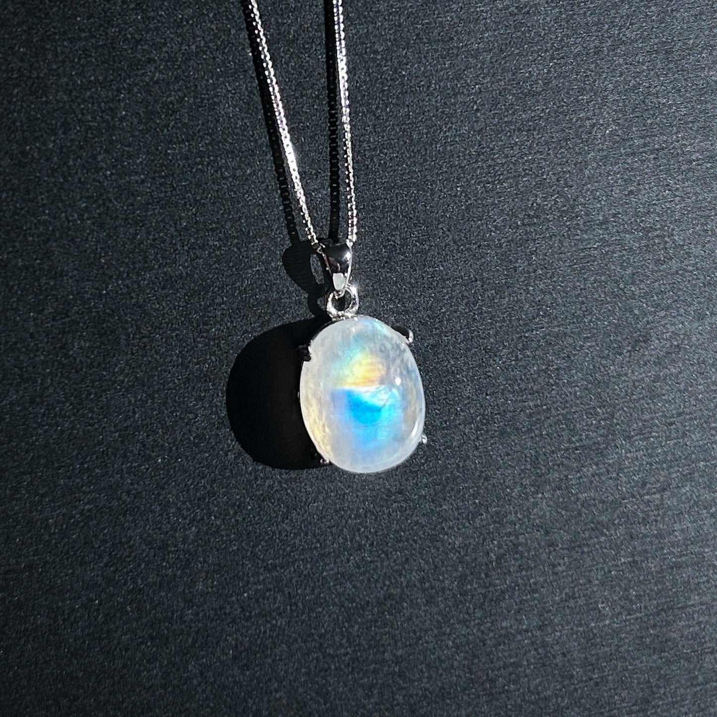High Quality Rainbow Moonstone 925 Sterling Silver Pendant (chain excluded)