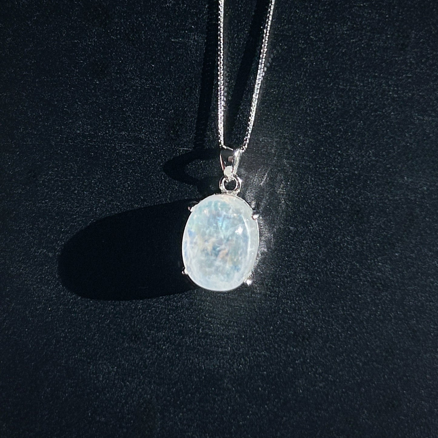 High Quality Rainbow Moonstone 925 Sterling Silver Pendant (chain excluded)