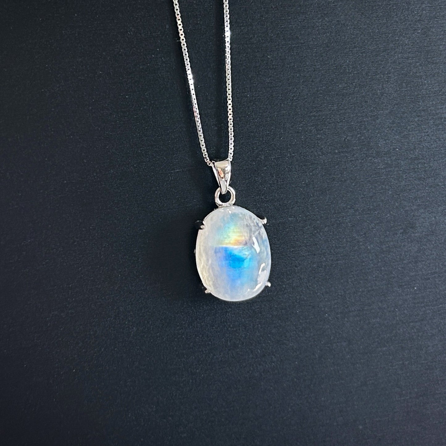High Quality Rainbow Moonstone 925 Sterling Silver Pendant (chain excluded)