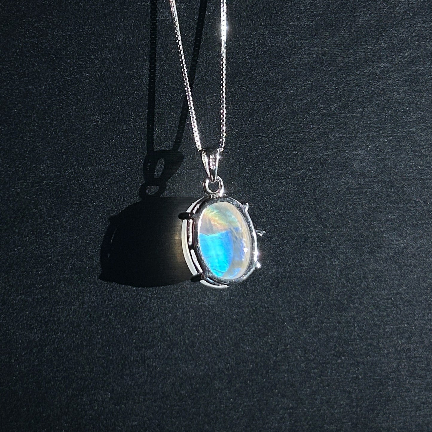 High Quality Rainbow Moonstone 925 Sterling Silver Pendant (chain excluded)