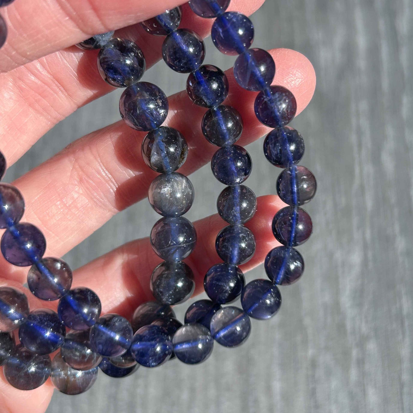 High Quality Natural Iolite Bracelet in 6 to 8MM