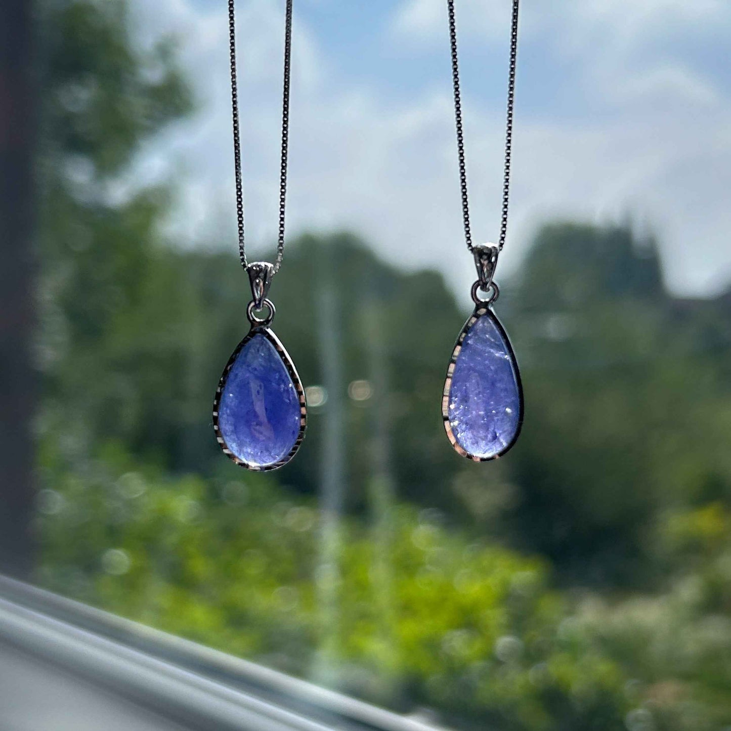 Rare High Quality Tanzanite 925 Sterling Silver Small Pendant (chain excluded)