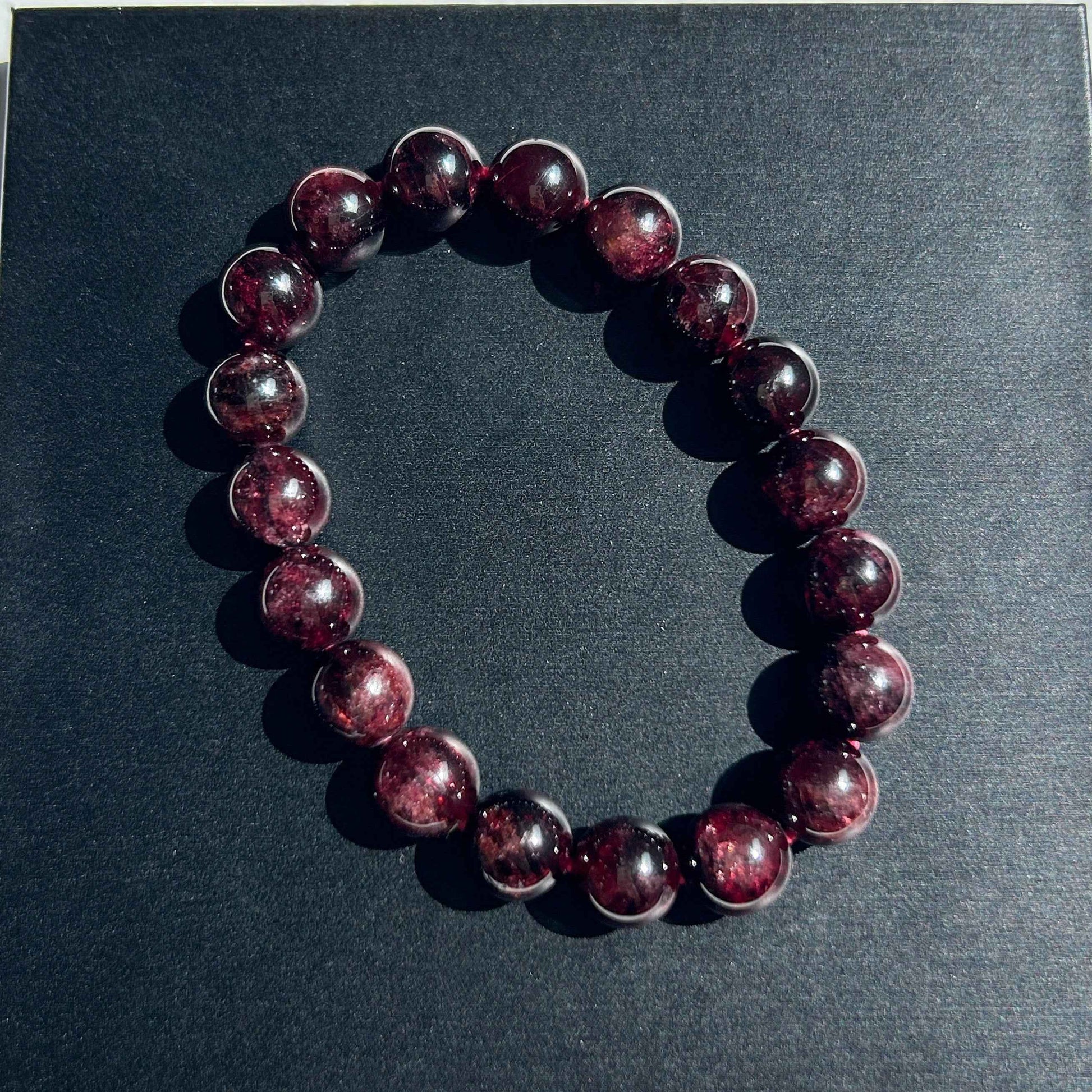 Natural Garnet with Starry Light Bracelet in 6 to 10MM