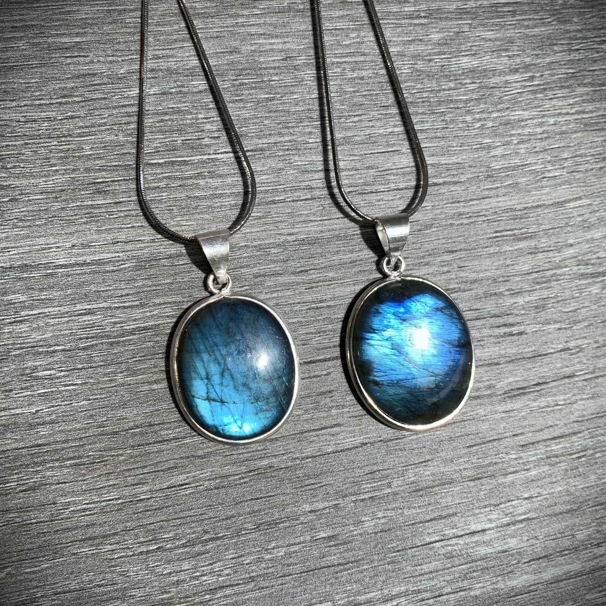 Blue Labradorite Oval 925 Sterling Silver Pendant (chain excluded)