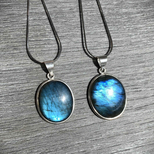 Blue Labradorite Oval 925 Sterling Silver Pendant (chain excluded)